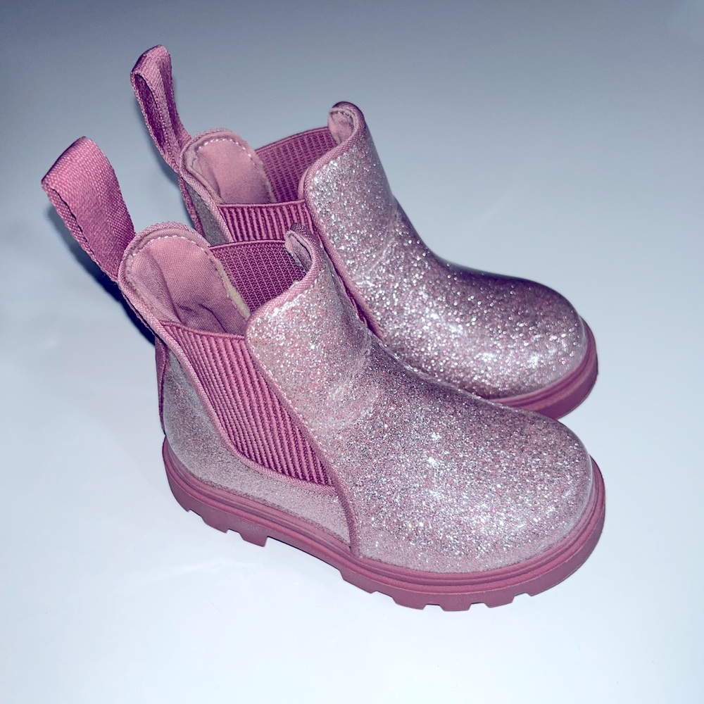 Kensington Treklite Glitter Boot. Size C6. Color: Pink Glitter/Temple Pink